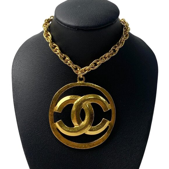CHANEL Vintage Gold Logo Necklace - Picture 2 of 10